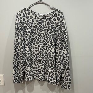 Time and Tru Leopard Print Sweatshirt - Black and Gray